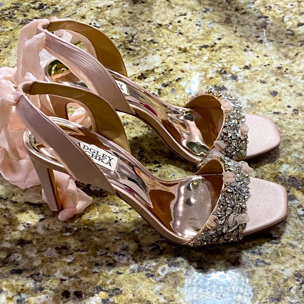 Badgley Mischka Bobbie soft blush ankle strap heel